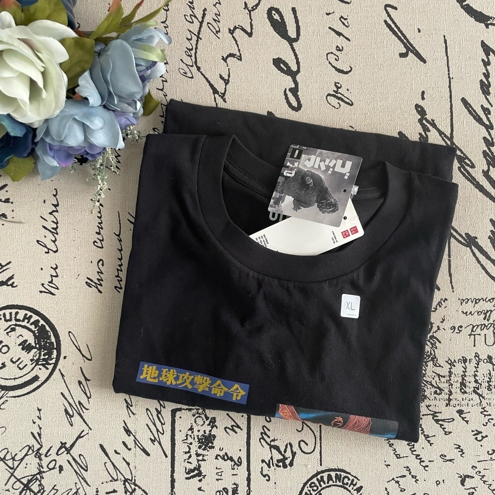 NWT Uniqlo Godzilla vs. Gigan Limited Ed. 70th Movie Anniversary Graphic Tee XL - Picture 7 of 7